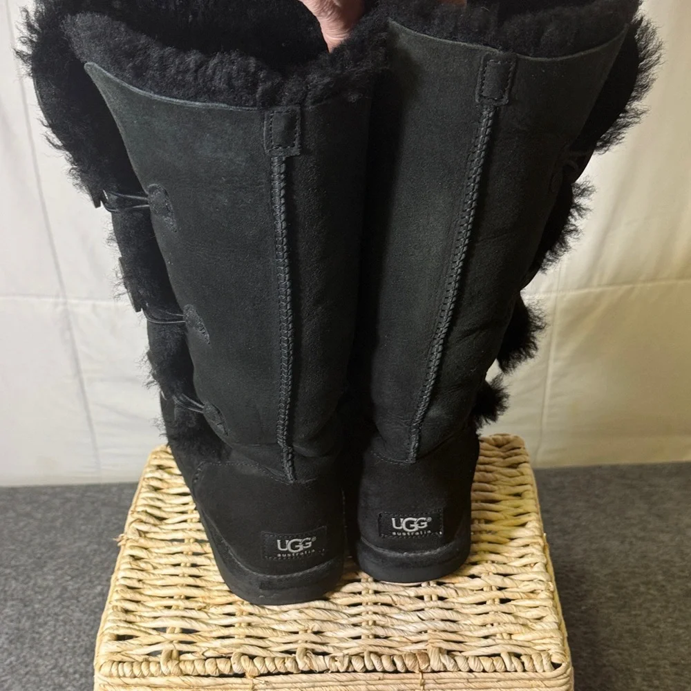 UGG Black‎ Tall Button Shearling Lined Boots Womens Size 8